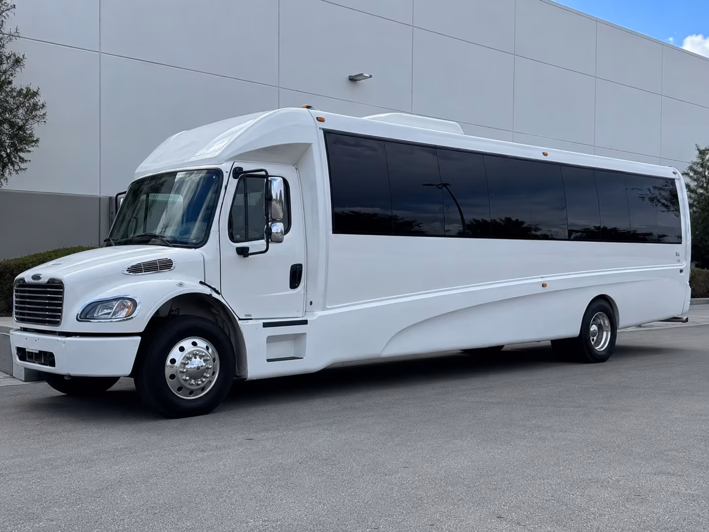 bridal party buses for columbia south carolina wedding days