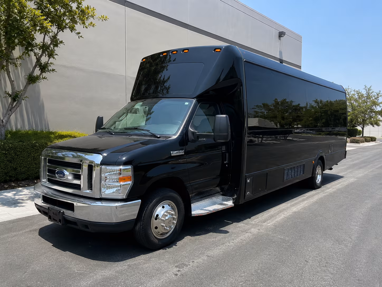 columbia gamecocks games at williams brice stadium party bus rental